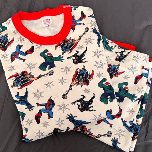 Hanna Andersson MARVEL Christmas Pjs - Picture 1 of 3